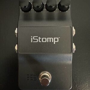 iStomp Guitar Effects Pedal in Black